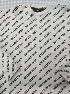 Balenciaga Logo-Print Crewneck Sweater - Beige/Black